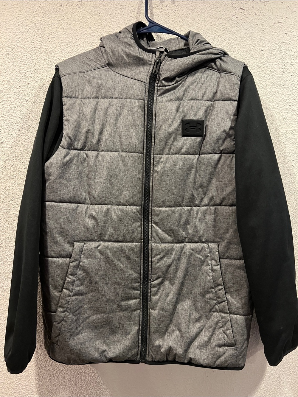 Under Armour Boys Gray Puffer Jacket with Black Sleeves